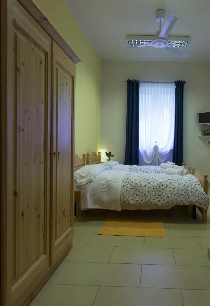 Han/Misafirhane Il Rio Di Vorno Otel Capannori